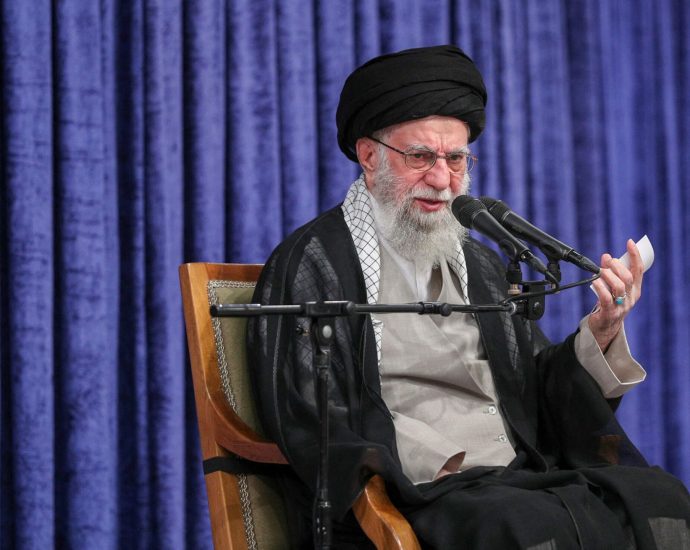 iran-will-stand-up-to-us-demands-to-be-‘obedient’,-says-khamenei