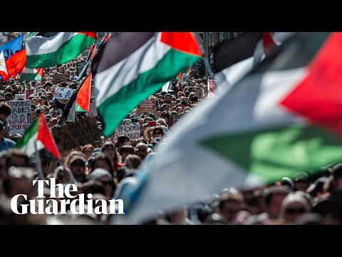 pro-palestine-protesters-fill-the-streets-across-australia-after-gaza-famine-declaration