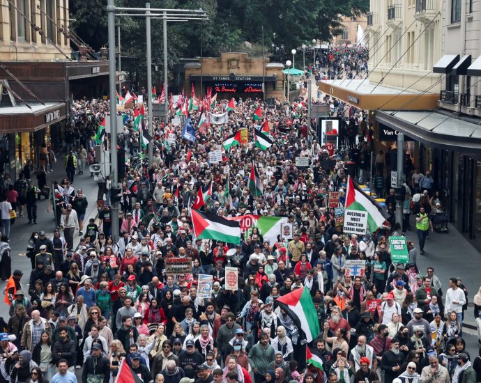 tens-of-thousands-march-across-world-in-support-of-palestinians-in-gaza