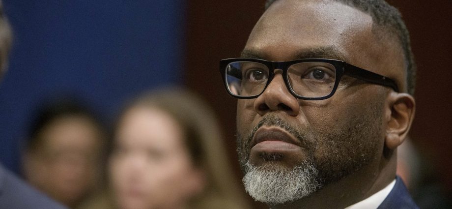 mayor-blasts-federal-threat-to-deploy-national-guard-to-chicago