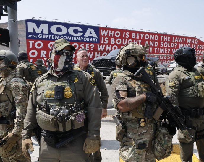 the-supreme-court-could-give-immigration-agents-broad-power-to-stop-and-question-latinos
