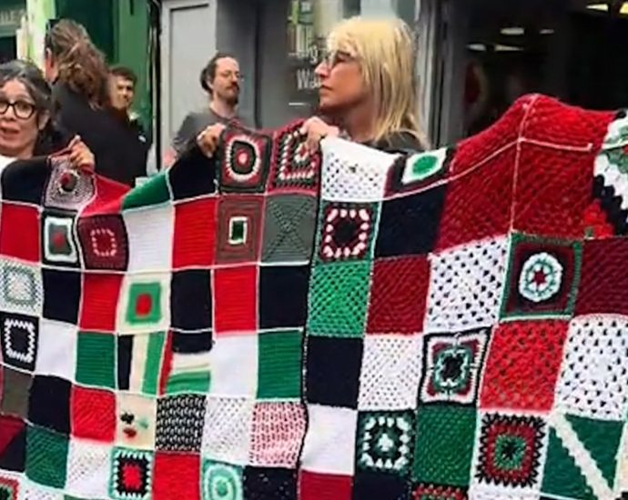 irish-activists-knit-blanket-representing-children-killed-in-gaza