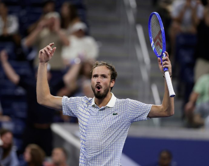 daniil-medvedev-exits-us-open-after-photographer-incident-on-match-point