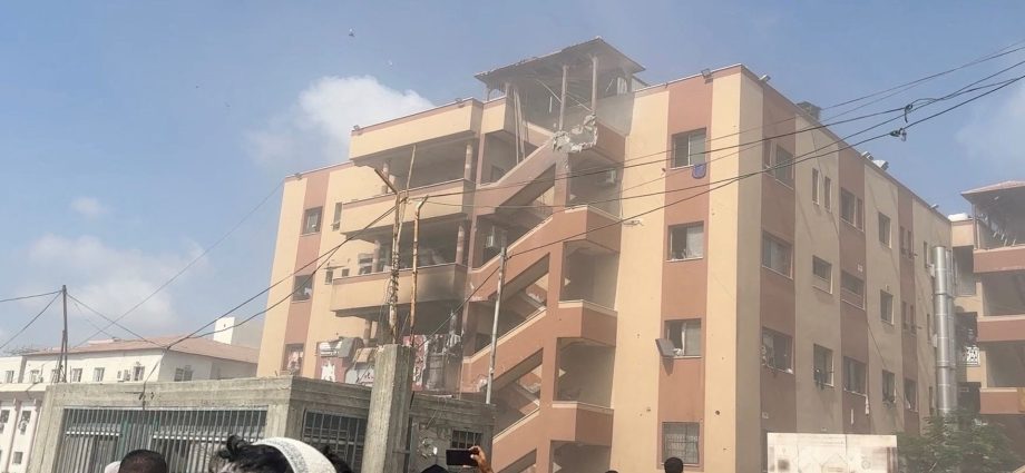 israeli-strike-on-gaza-hospital-kills-at-least-15,-including-journalists