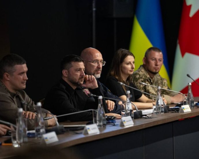 zelenskyy-presents-combat-tested-weapons-to-eu-partners-in-kyiv’s-shelter-defense-forum