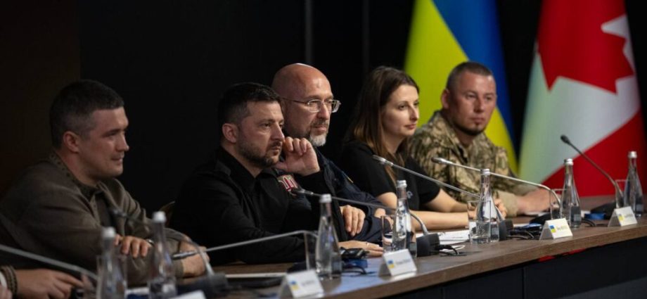 zelenskyy-presents-combat-tested-weapons-to-eu-partners-in-kyiv’s-shelter-defense-forum