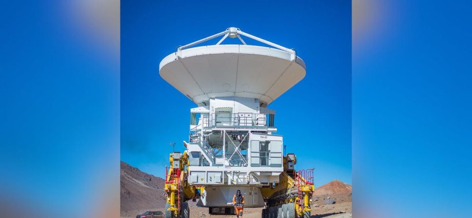 Radio dish on the move | Space photo of the day for Aug. 25, 2025