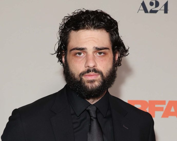 noah-centineo-shows-off-jacked-new-look-as-ken-masters-in-‘street-fighter’