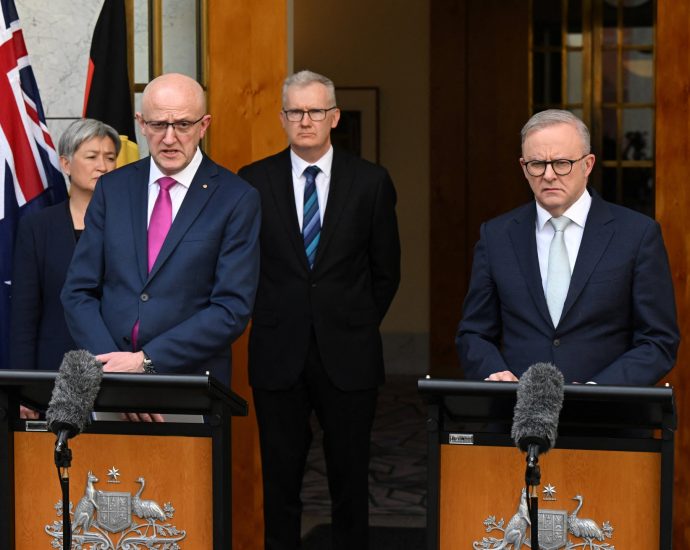 australia-accuses-iran-of-directing-anti-semitic-attacks,-expels-envoy