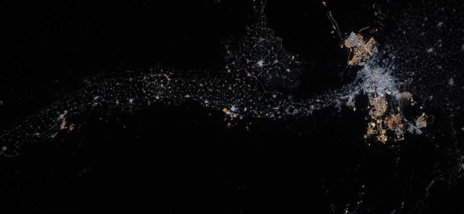 ISS astronaut captures Egypt’s glittering Nile River at night | Space photo of the day for Aug. 26, 2025