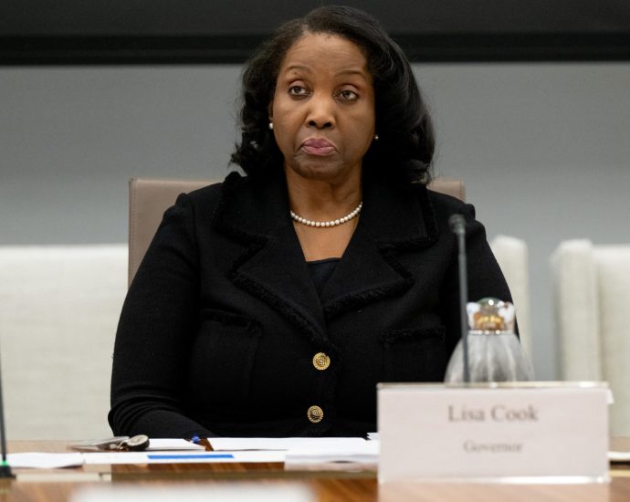 fed-governor-says-the-traitor-can’t-fire-her-without-a-fight:-“he-has-no-authority”