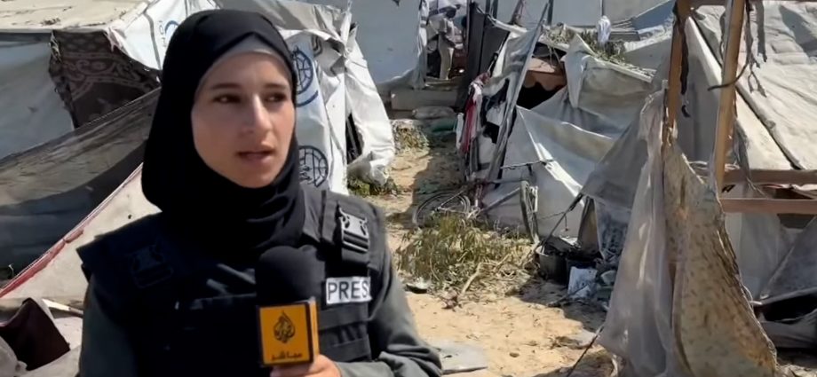 al-jazeera-reporter-flees-on-air-after-israeli-strike-threat-on-gaza