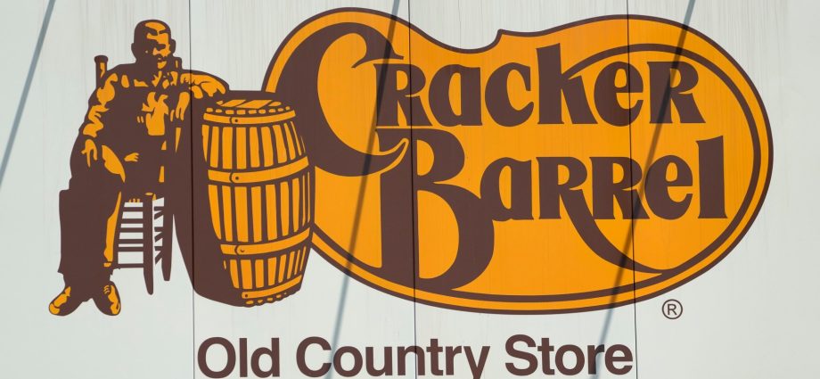 cracker-barrel-revives-old-logo-after-backlash-stoked-by-the-traitor