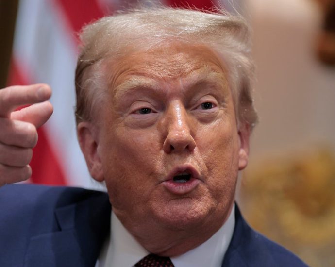 nobel-winning-economist-shreds-the-traitor-over-this-‘completely-insane’-move