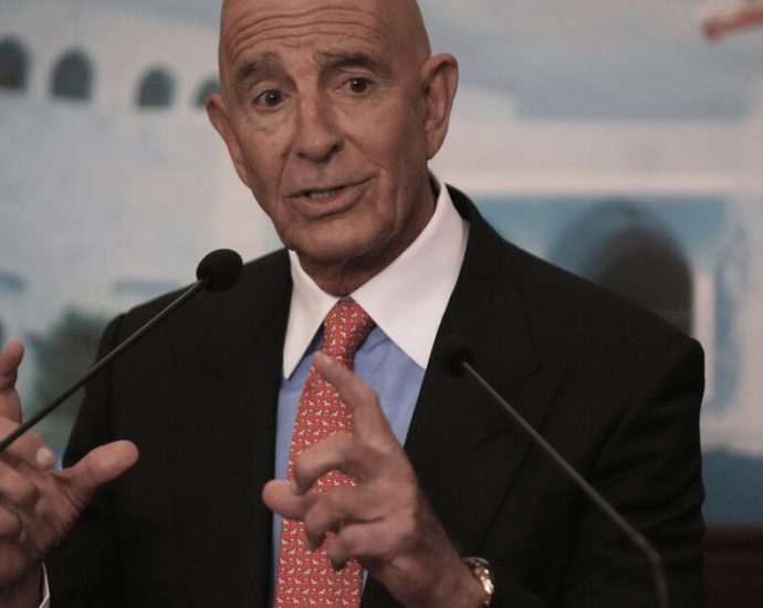 us.-envoy’s-mention-of-‘animalistic’-behavior-sparks-press-corps-outrage