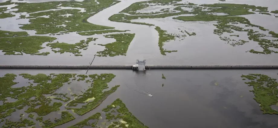 20-years-after-katrina,-new-orleans’-levees-are-sinking-and-short-on-cash