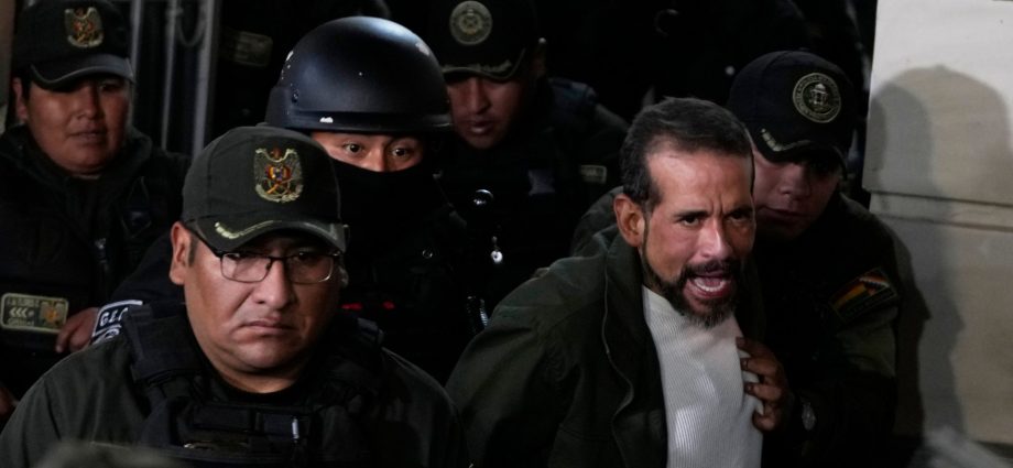 court-transfers-bolivian-politician-luis-fernando-camacho-to-house-arrest