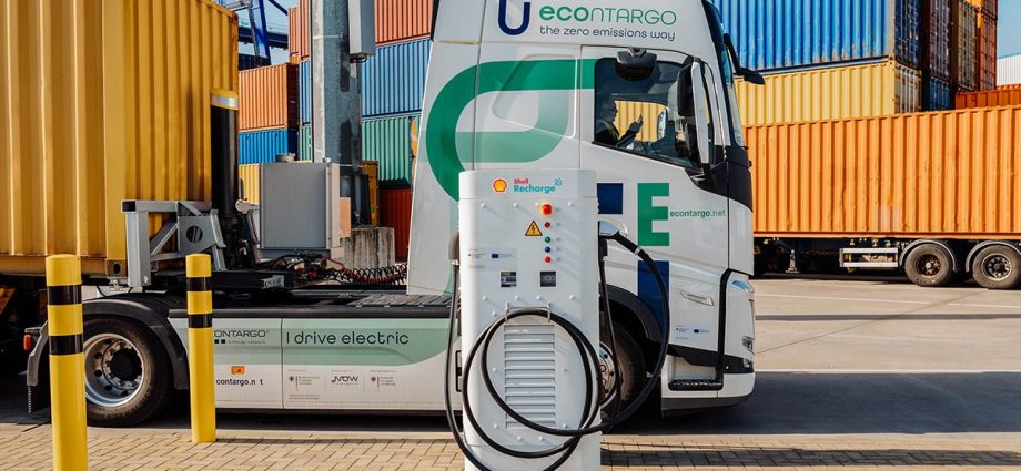 shell-launches-integrated-ev-charging-network-for-heavy-duty-fleets-in-europe