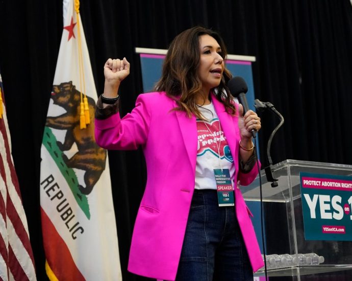 Planned Parenthood Bets on Redistricting To Push Back Against GOP Funding Cuts