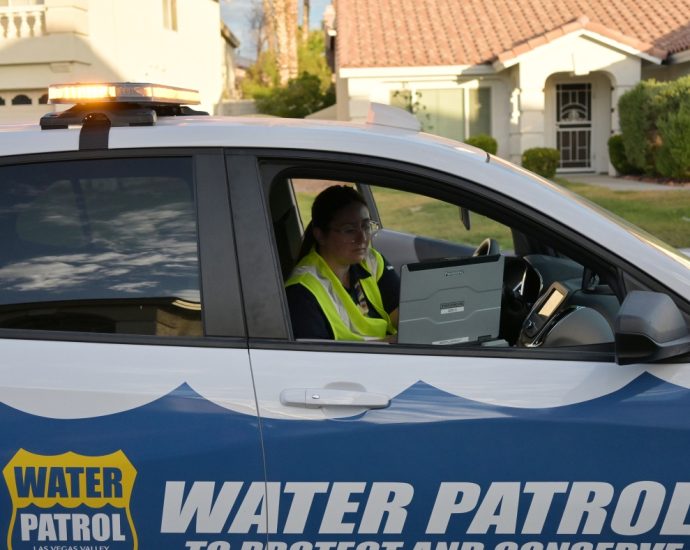 these-investigators-patrol-las-vegas-looking-for-one-thing:-water-waste