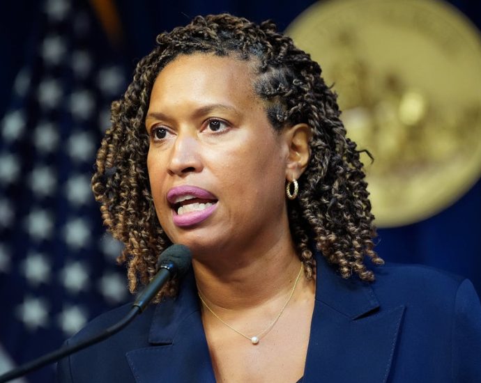 dc-mayor-muriel-bowser-praises-traitor-47’s-police-takeover