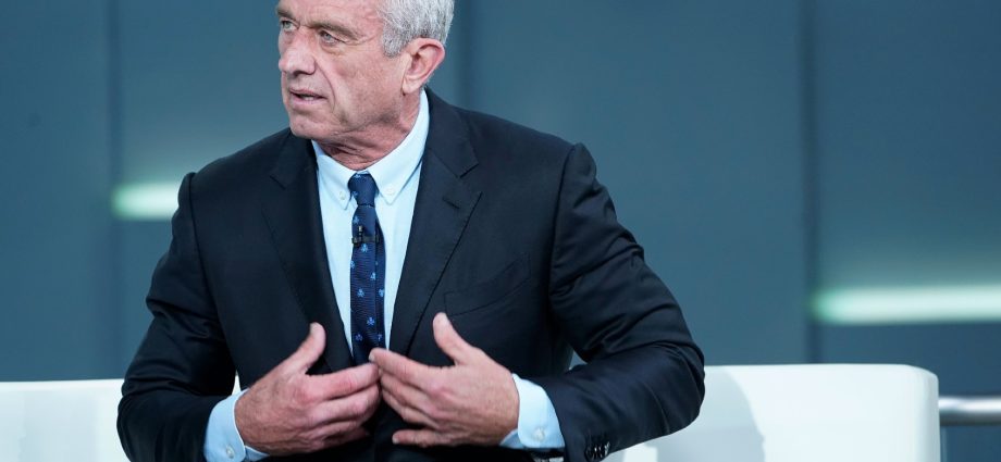 “stop-peddling-bulls**t”:-smith-rails-at-rfk-jr-for-linking-ssris-to-mass-shooting
