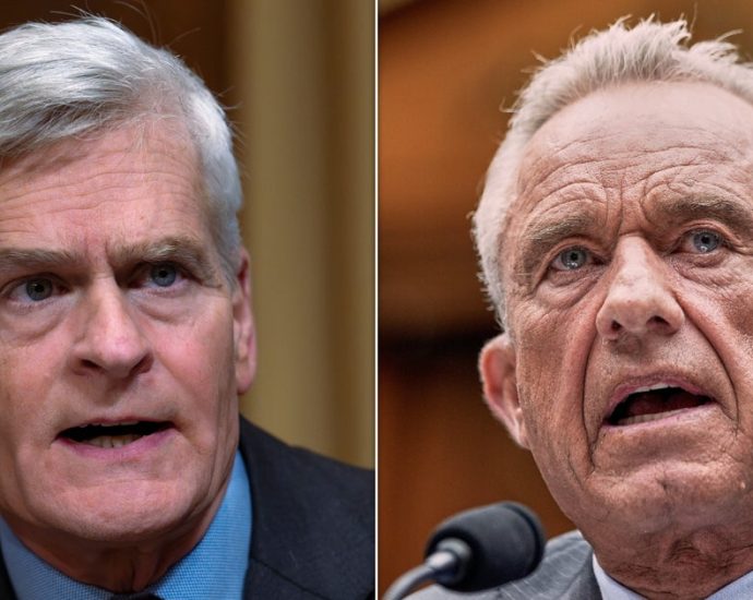 key-gop-senator-calls-for-halt-on-vaccine-decisions-amid-cdc-chaos