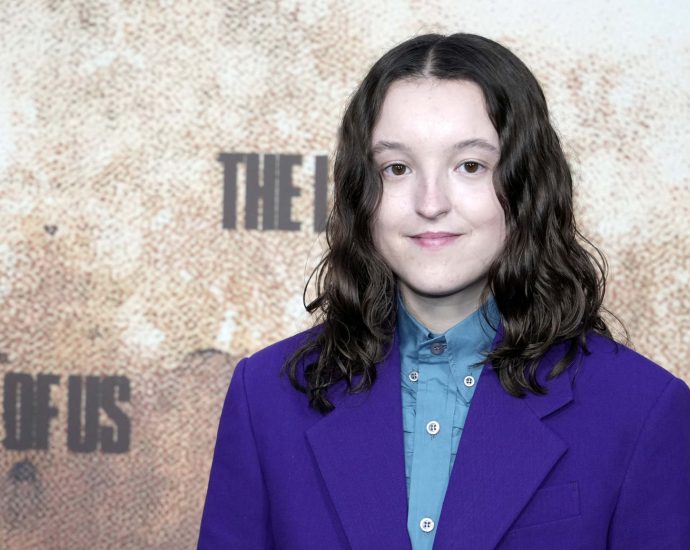 bella-ramsey-shuts-down-‘the-last-of-us’-trolls:-‘the-game-exists.-just-play-that’