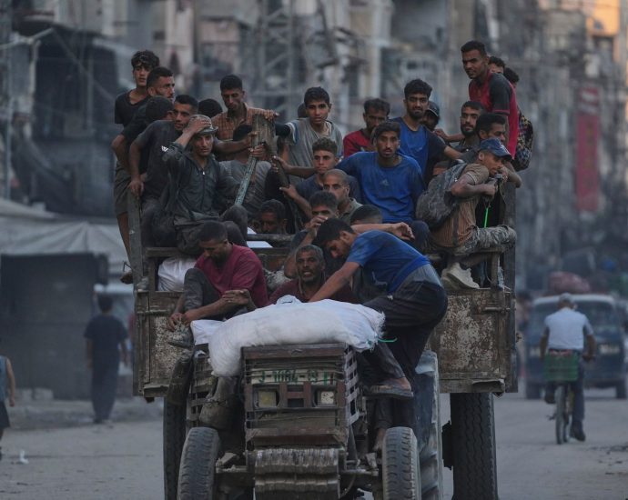 israel-declares-gaza-city-‘combat-zone’-after-2-hostage-remains-recovered