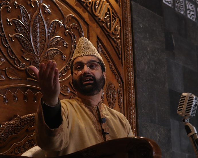 kashmir’s-top-cleric-was-a-fiery-freedom-advocate.-now-he-preaches-patience