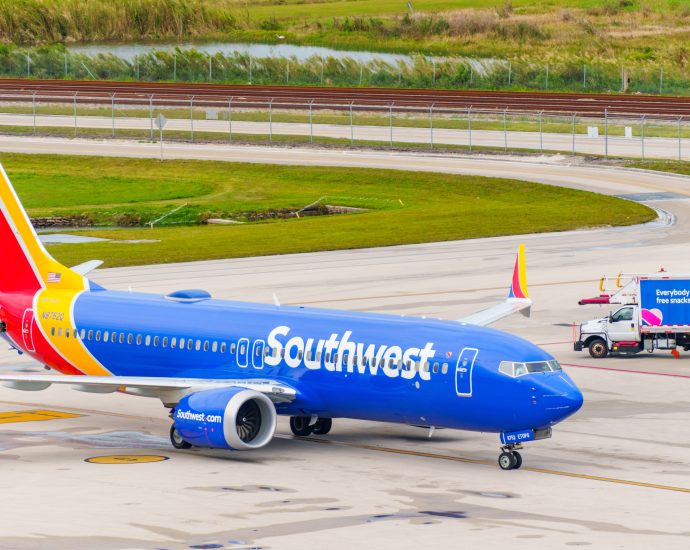 southwest-airlines-first-to-fly-boeing-737-max-8-with-faa-mandated-secondary-cockpit-barrier