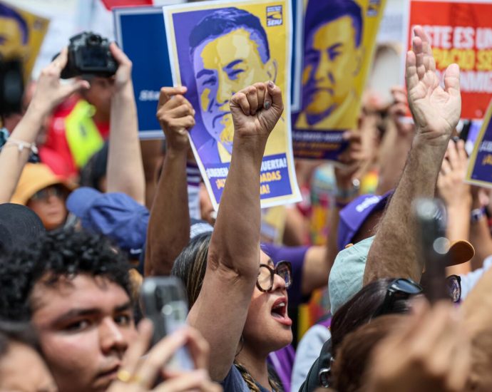 ‘moment-of-crisis’:-unions-in-somber-mood-this-labor-day