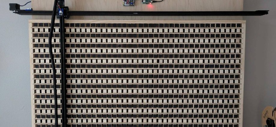 kilopixel-creator-kills-livestream-switch-before-woodblock-display-hits-crysis-point