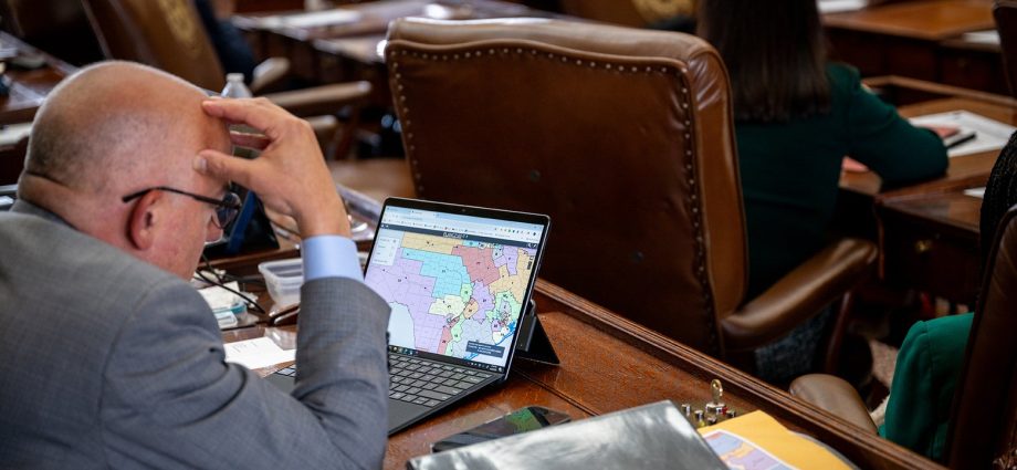 Republicans Rammed Through Their Texas Power Grab in the The Traitoriest Manner Ever