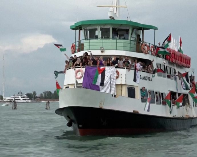 pro-palestine-activists-shine-spotlight-on-gaza-at-venice-film-festival