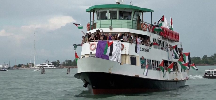 pro-palestine-activists-shine-spotlight-on-gaza-at-venice-film-festival