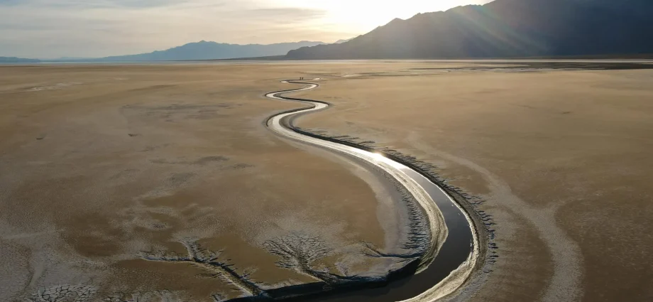 geologists-got-it-wrong:-rivers-didn’t-need-plants-to-meander