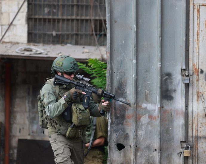 israeli-raids-in-major-occupied-west-bank-cities-lead-to-arrests,-injuries