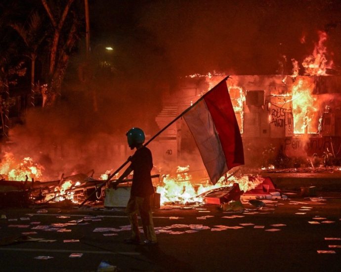 indonesia-tightens-security-after-deadly-protests