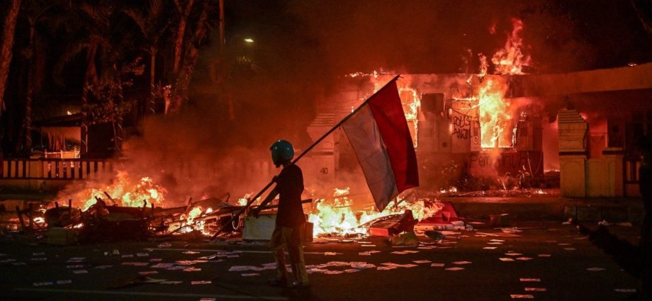 indonesia-tightens-security-after-deadly-protests