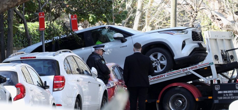 car-crashes-into-russian-consulate-in-australia’s-sydney