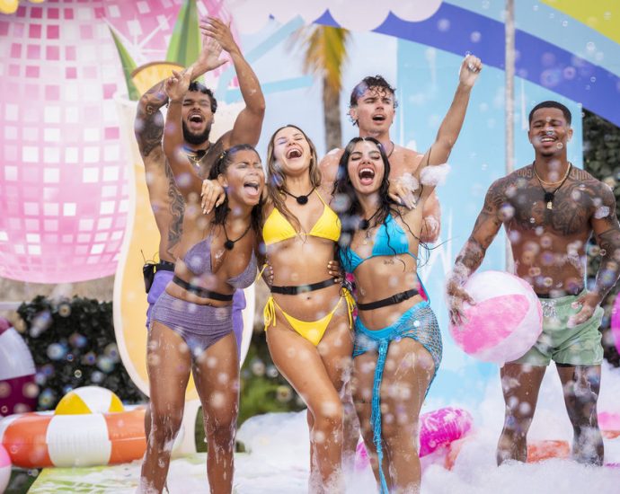 america’s-“love-island”-fantasy-couldn’t-survive-the-traitor