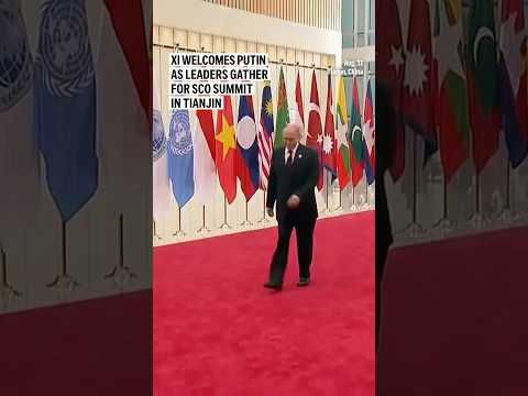 xi-welcomes-putin-as-leaders-gather-for-sco-summit-in-tianjin