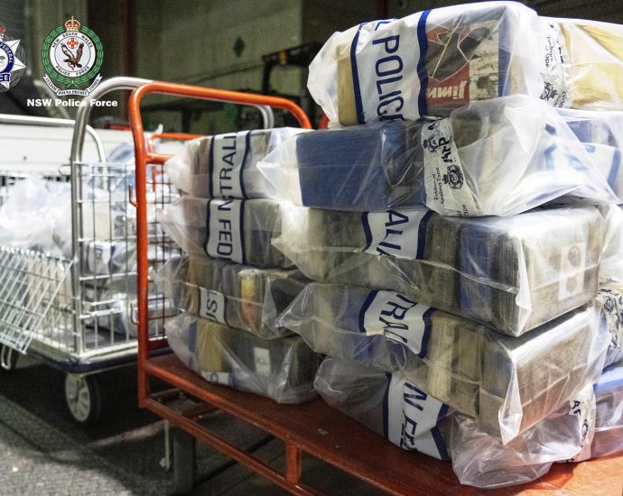 sydney-dockworkers-charged-over-$100-million-cocaine-bust