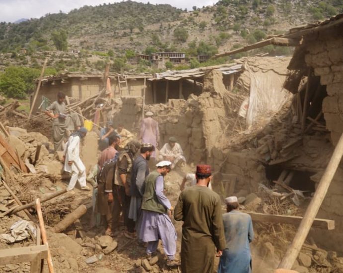 families-search-for-survivors-under-rubble-after-afghan-earthquake