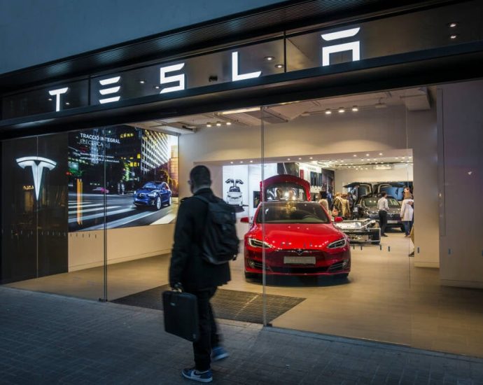 tesla-model-ys-recalled-down-under-for-overly-enthusiastic-electric-windows