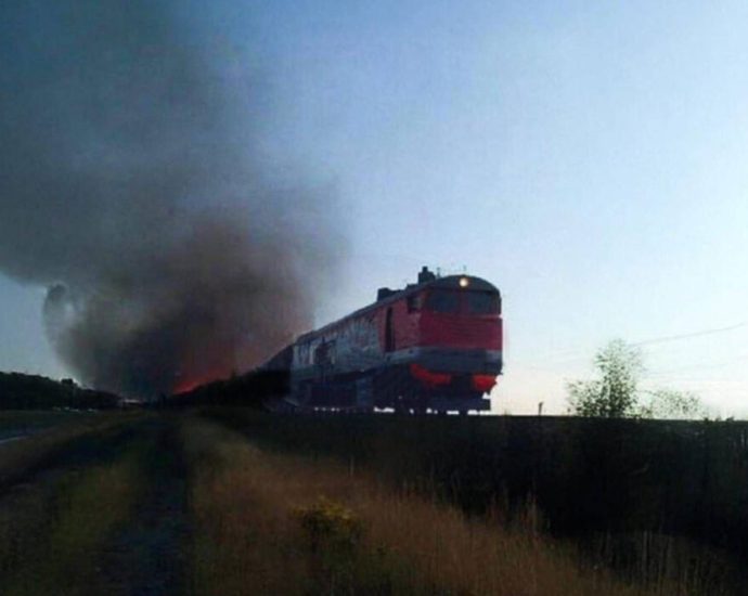 creaking-wheels:-russian-railway-cargo-plunges-for-third-quarter-as-war-costs-mount