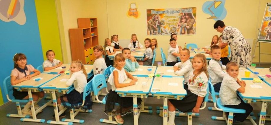 frontline-zaporizhzhia-oblast-opens-10th-bomb-shelter-school-for-safe-learning-amid-russian-bombardment