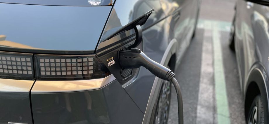 moon-five-receives-$3.4-million-grant-to-deploy-over-450-ev-chargers-in-california-apartments
