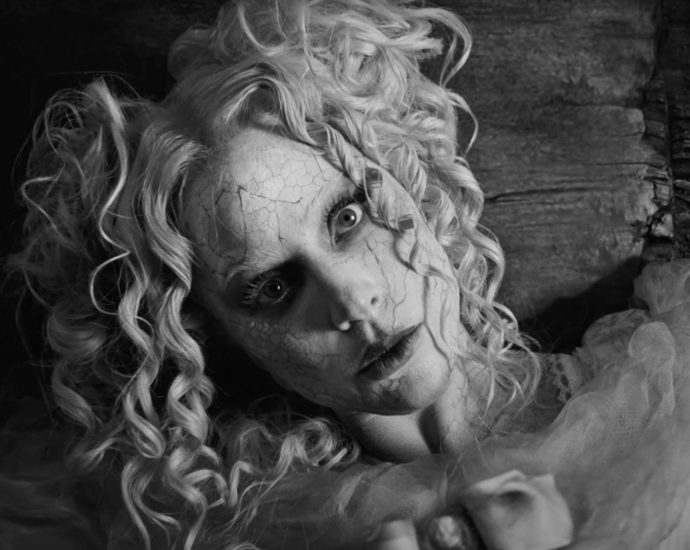watch-lady-gaga-turn-into-a-haunted-doll-in-tim-burton-directed-‘the-dead-dance’-video